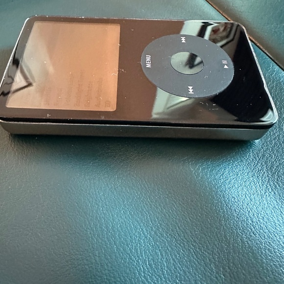 Classic iPod 5th Generation - Picture 7 of 8